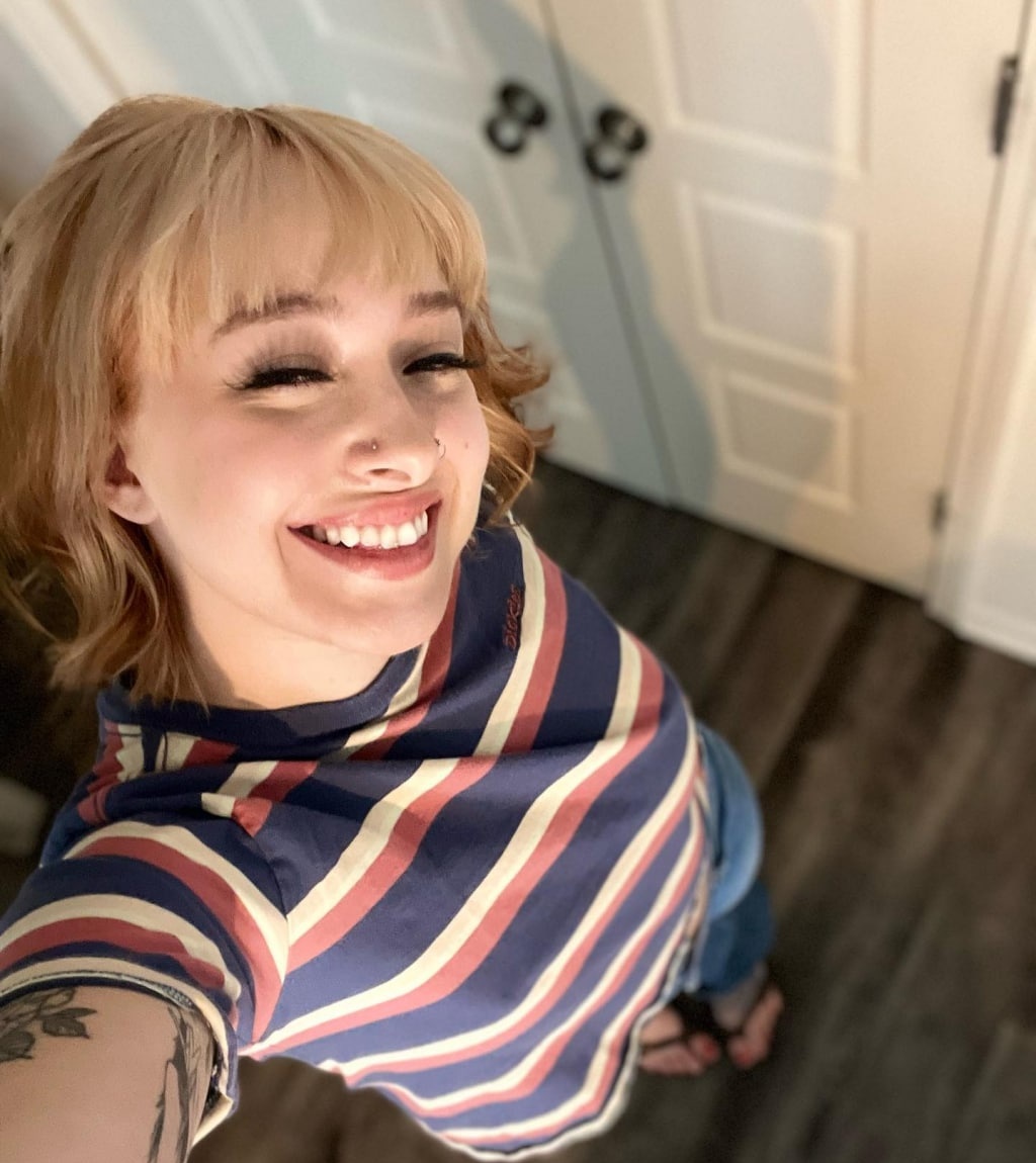 Юля привлекальеная девушка из Струнино цена от 5000 руб