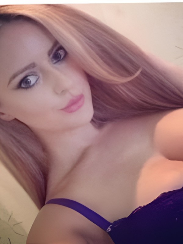 Юля привлекательная девушка из Струнино цена от 3000 руб