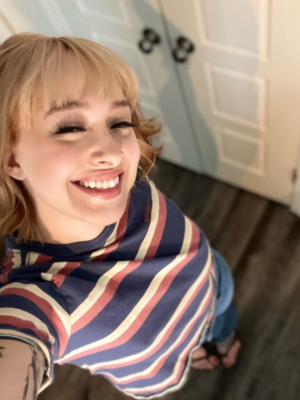 Юля привлекательная девушка из Струнино цена от 5000 руб